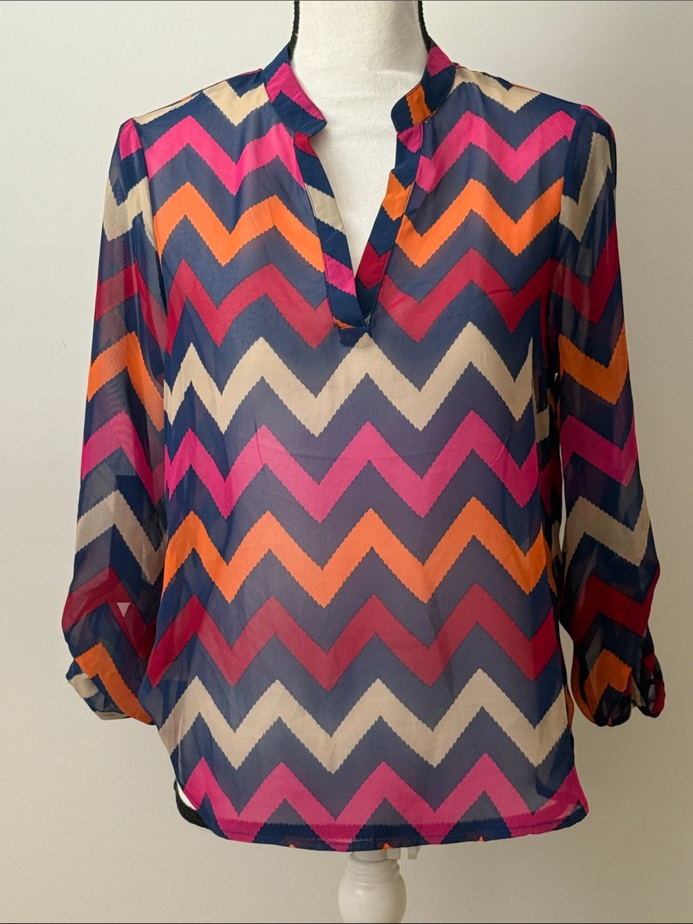 Almost Famous Chevron Print Split-Neck Women’s Blouse - Multicolor